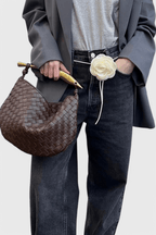Bolso Woven Gerda con Asa Dorada