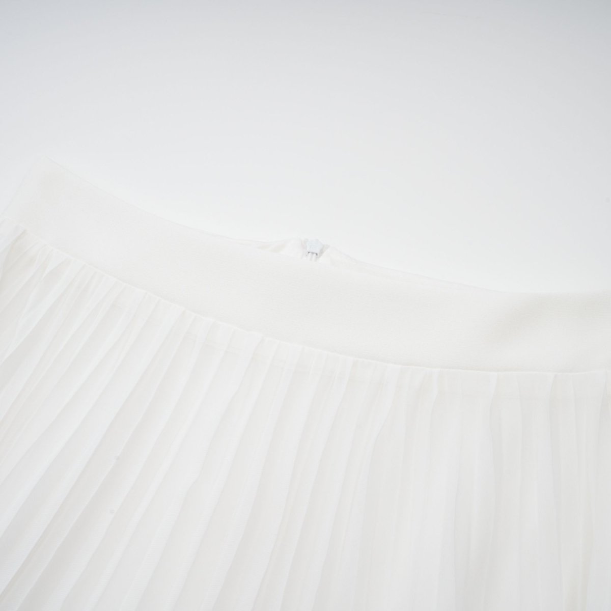 Inés - Vestido largo de capas con cuello halter - Serelya Studio
